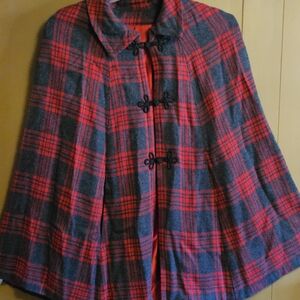 Stylish Red and Black Plaid Cape